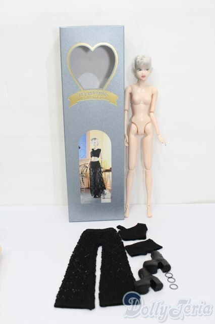 Petworks Momoko DOLL CCS 24SS / RARE BLACK Fashion USED Petworks Momoko DOLL CCS 24SS / RARE BLACK Fashion USED