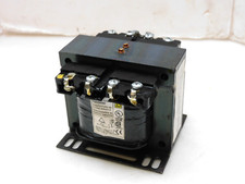 SQUARE D TRANSFORMER 9070TF100D2 0.1 kVA PRI: 240/480V SEC: 24V NO FUSE HOLDER