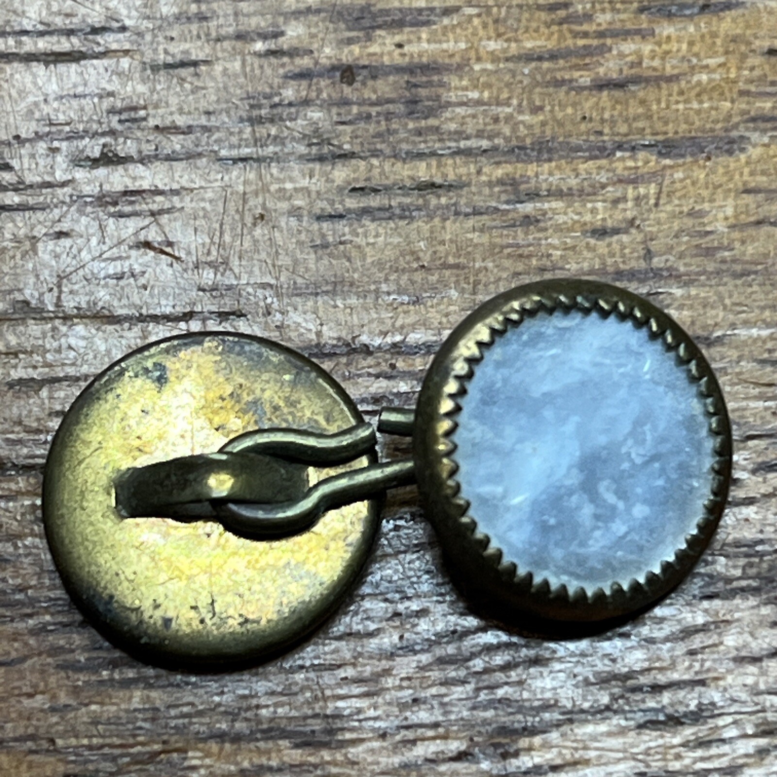 Single cuff button cufflink mother pearl with a g… - image 2