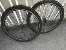 26"-Laufradsatz, Carbonnaben, 24 Speichen.