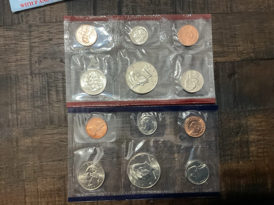 1997 United States Mint Uncirculated Coin Set - Philadelphia & Denver - Image 2 of 3