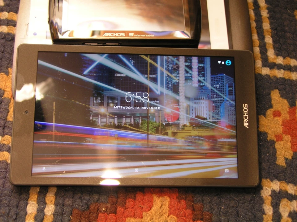 Archos Tablet Konvolut 4 Stück 3 ungetestet eins geht an - Bild 2 von 4