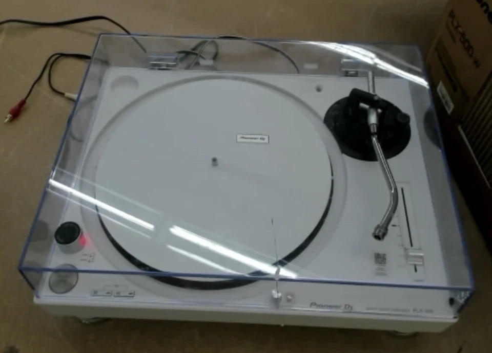 Pioneer DJ PLX-500 White Direct-Drive Vinyl Turntable - Image 3 of 4