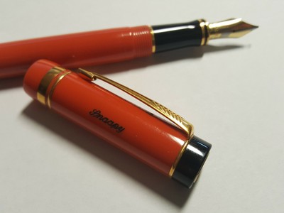Kakuno FKA-1SR-M Fuller Medium Point Weis Fass// Soft Rosa Cap