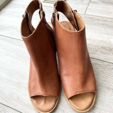 Moda in Pelle products for sale