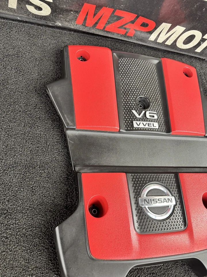 Комплект оригинальных крышек двигателя Nismo для Nissan 370z 09–20 годов выпуска - Изображение 3 из 4