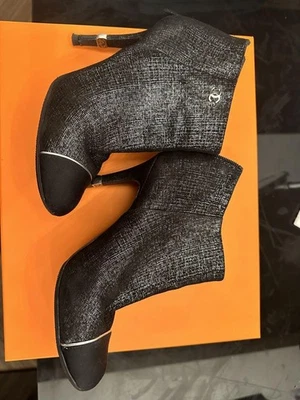 CHANEL Bottines À Talon Courtes Femme COCO MARK Noir Taille 37C - Photo 1/4