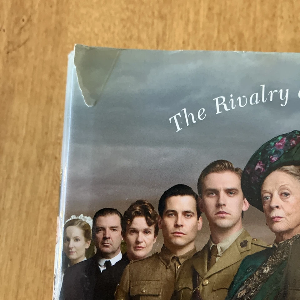 World Downton Abbey signed by Cast HB w DJ book 2011 English UK Edition COA - Image 2 of 4