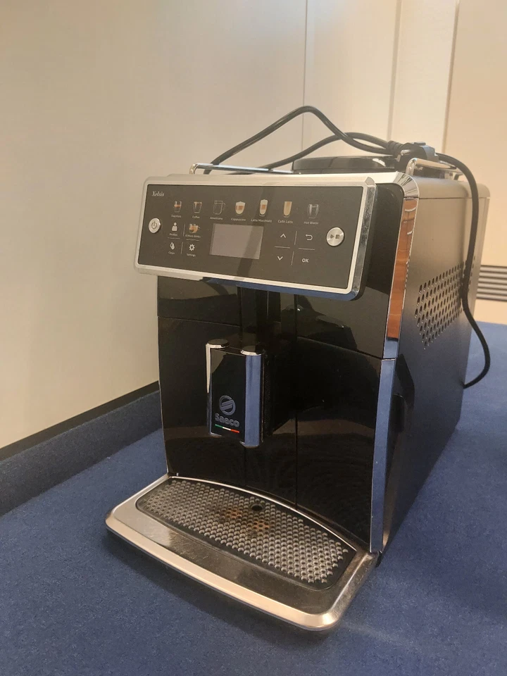 Saeco Xelsis Kaffeevollautomat - Schwarz/Edelstahl - Gebraucht 