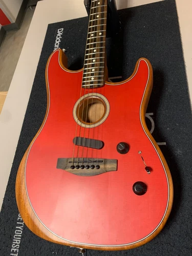 Fender American Acoustasonic Stratocaster w/ Deluxe Gig Bag | Dakota Red