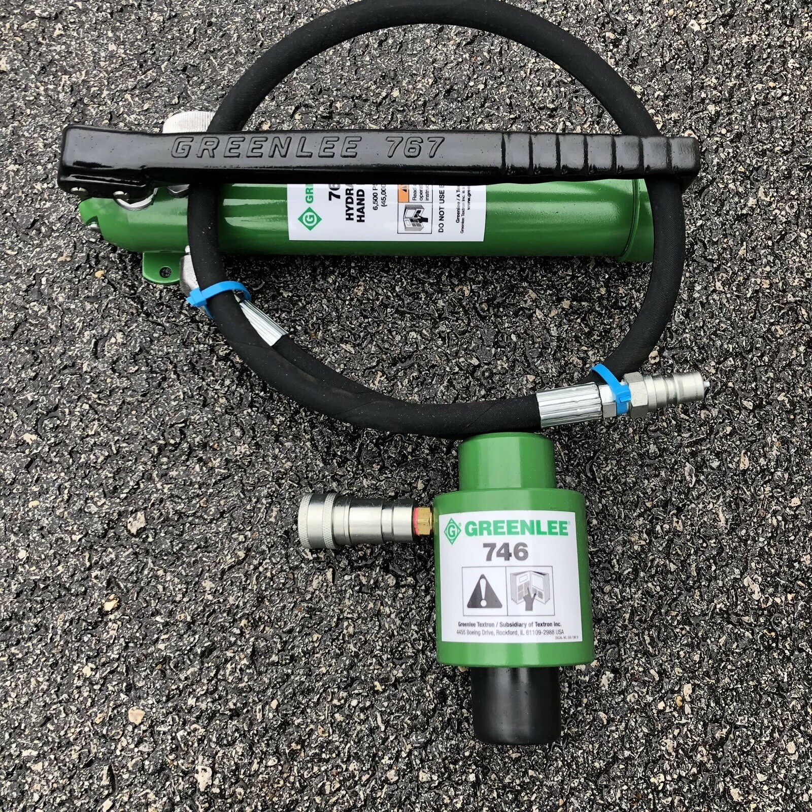 Greenlee 746 SlugBuster Ram and 767 Hand Pump Hydraulic knockout