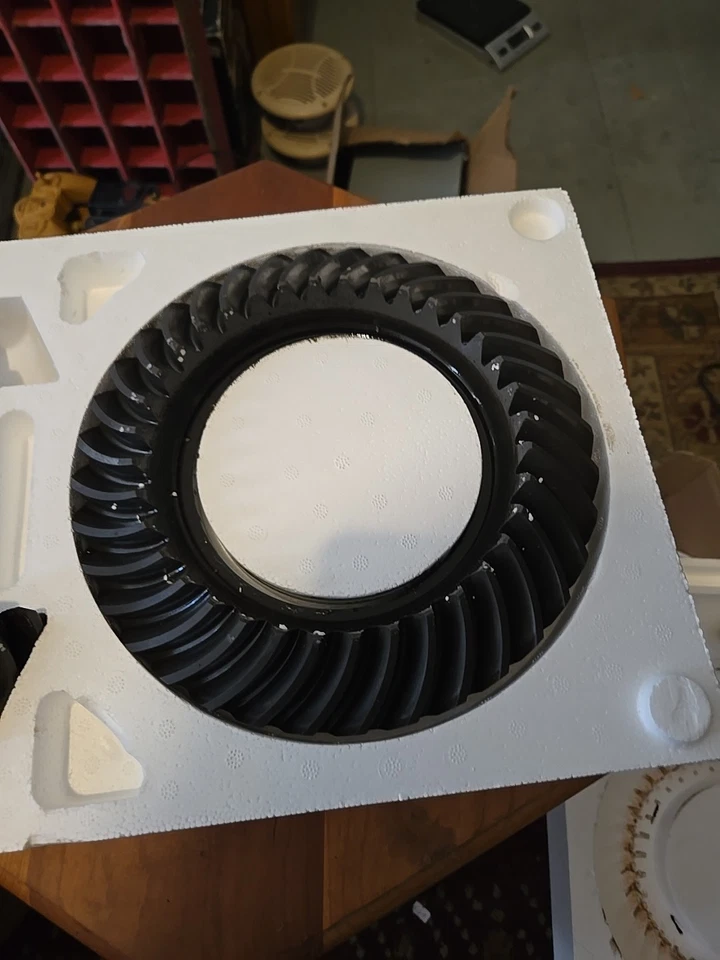 Anillo y piñón Ford Mustang GT 2003 con 45 mil millas en las piezas Foto 2 de 4