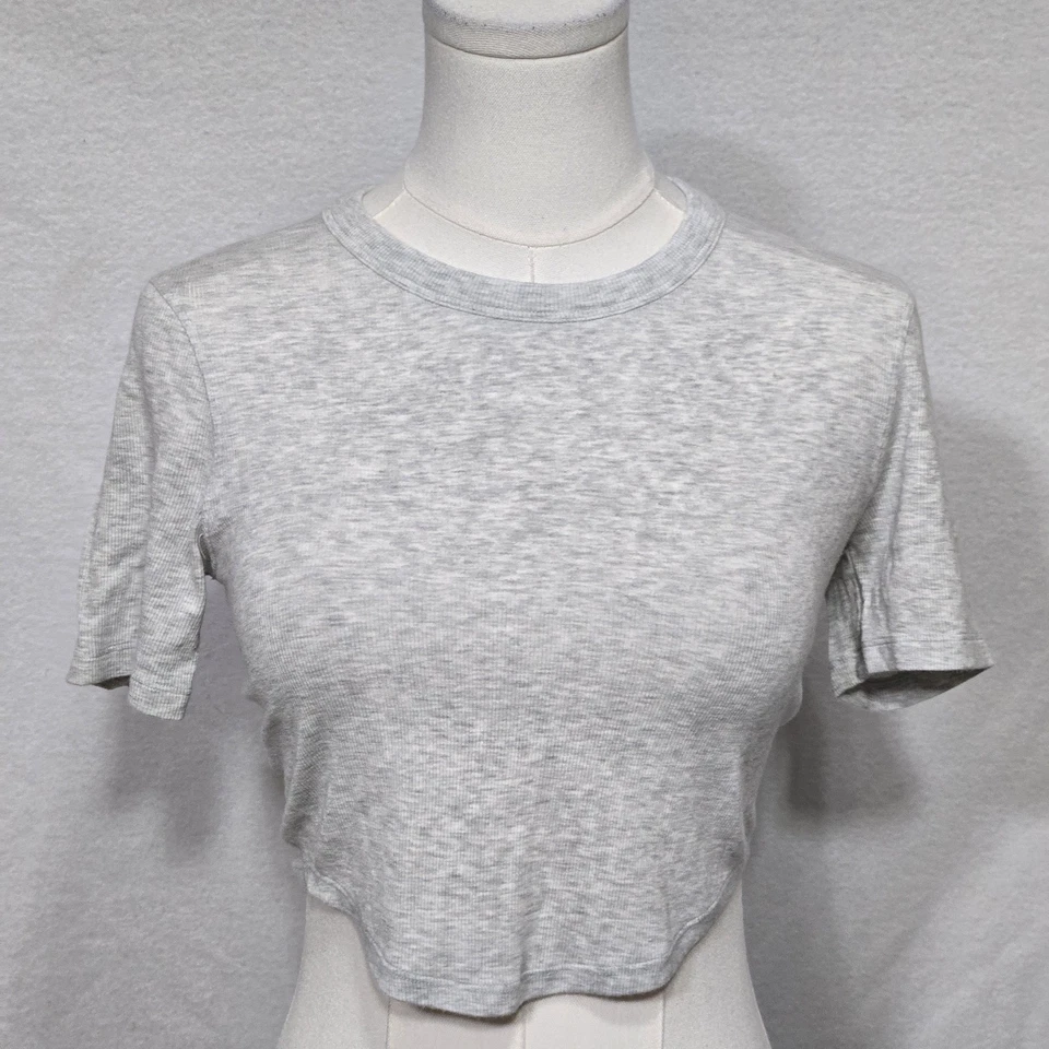 Camisa corta Lululemon para mujer pequeña gris acanalada cuello redondo manga corta Foto 2 de 4