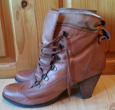 Vintage Buffalo London Brown Leather Heeled Boots Size 41 Fleece Lined Boho