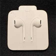 Apple EarPods In-Ear Wired Earbuds with Lightning Connector, Built-In Mic, White