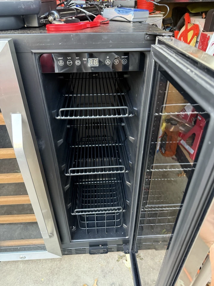 Refrigerador de vino LANBO 24 pulgadas Bebida y vino doble zona 18 botellas 55 latas Foto 3 de 4