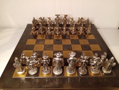 Manopoulos Mittelalter Ritter Metall Luxus Schachspiel silber und goldfarben 44 cm