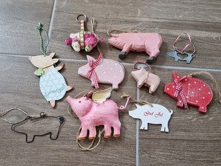 Diverse Anhänger Schweine