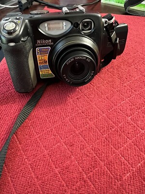 Nikon COOLPIX 5400 Digital 5.1MP Digital Camera No Battery Or