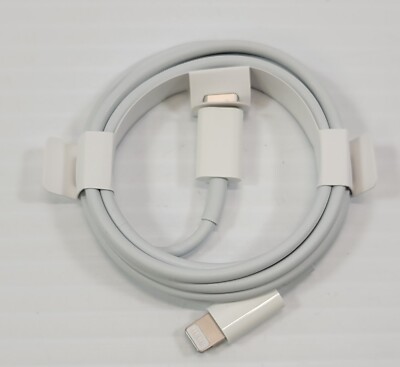*B) USB-C to apple 41'' White Cable