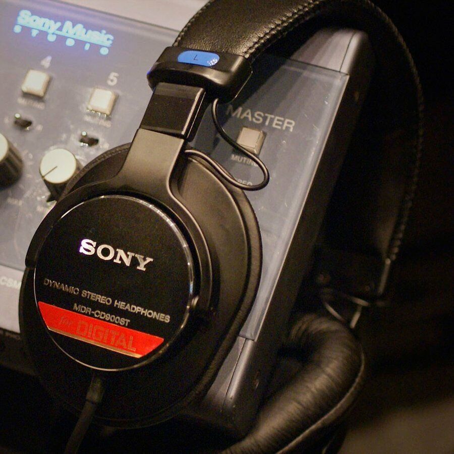 SONY Professional Studio Monitor Headphone MDR-CD900ST New