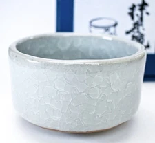 Japanese Matcha Chawan Tea Bowl White Ice Crackle Glaze Tea Ceremony Mino ware