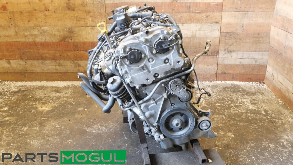 Mercedes Benz CLA250 C117 2014-2019 2,0 L L4 AWD motor turbo M270 126 k OEM Foto 3 de 4