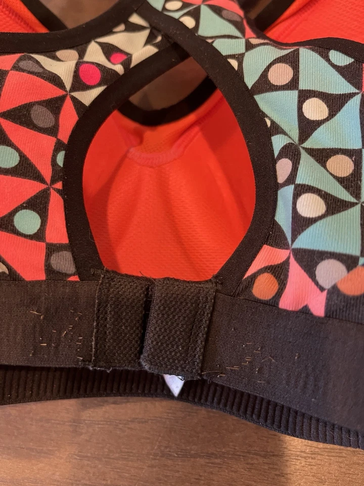 Victoria's Secret VSX Sport Bra 32DDD Victorias Secret Geometric Sport - Image 4 of 4