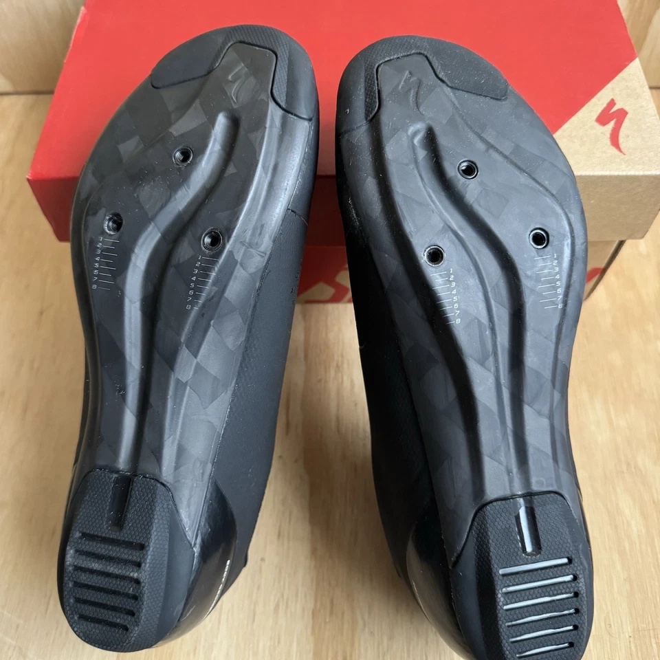 NOVO Sapato de Ciclismo de Estrada Specialized Torch 2.0 Carbono Preto 37 UE 5 EUA BOA - Imagem 4 de 4
