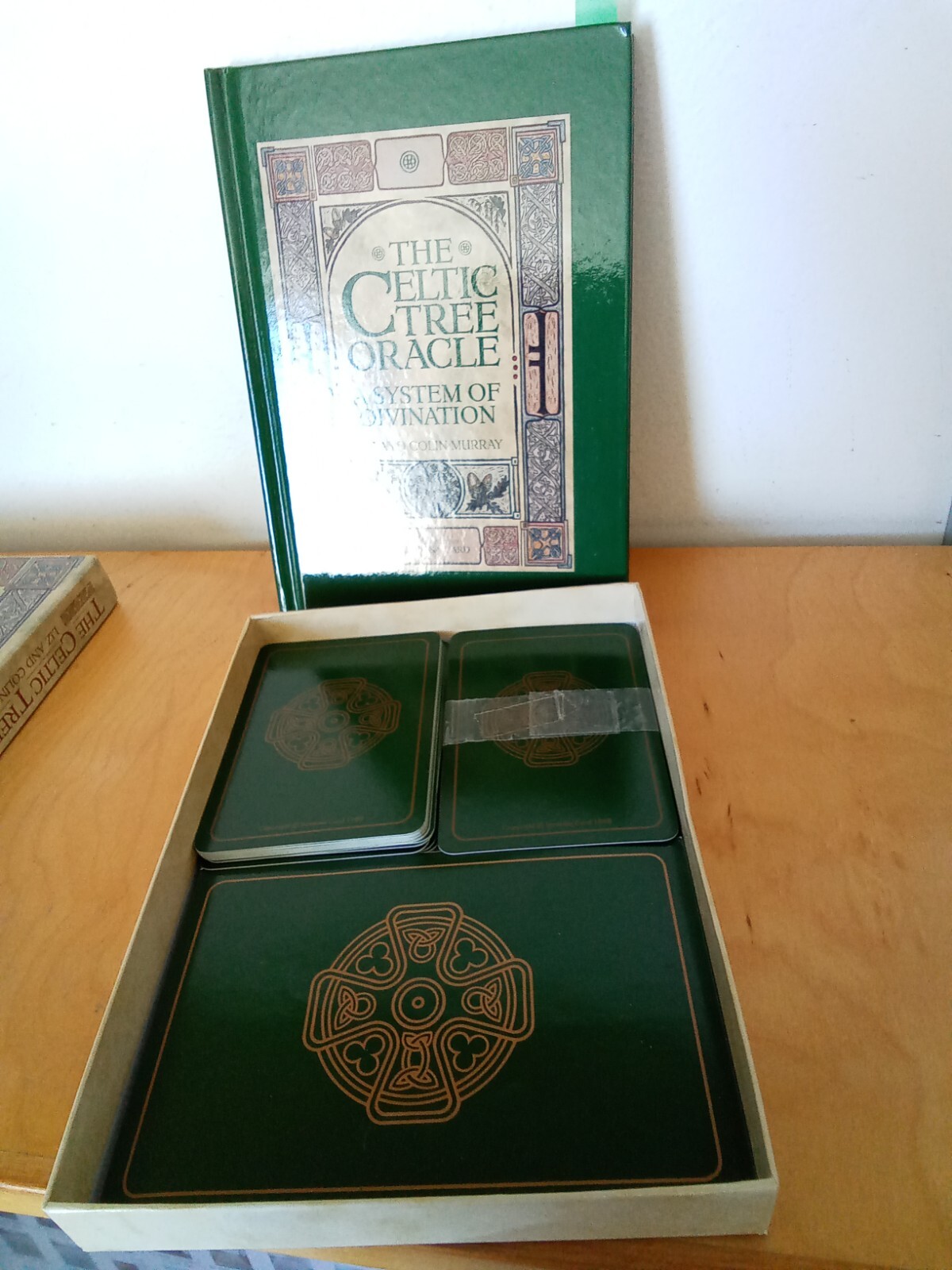 THE CELTIC TREE ORACLE-A SYSTEM OF DIVINATION-LIZ & COLIN MURRAY