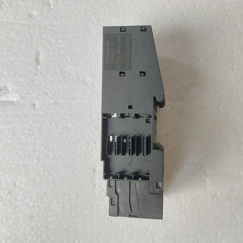 NEU SIEMENS 6ES7 193-4CC30 AUX-0AA0+6ES7 193-4CA30-0AA0(3 Stück)+6ES7 193-4JA... - Picture 6 of 11