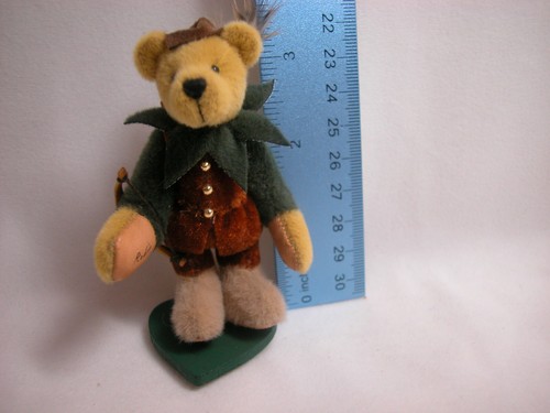 World Of Miniature Bears By Theresa Yang 2.75" Bear #859 Closeout - Picture 4 of 4