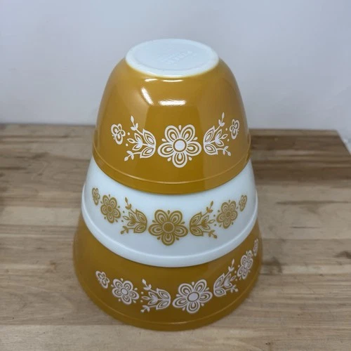 Vtg PYREX Butterfly Gold Set of 3 Nesting Mixing Bowl 401 402 403 Beautiful Set!
