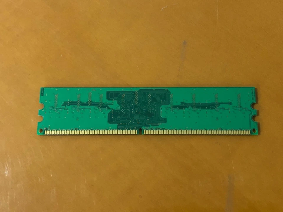 Micron MT9HTF6472AY-667D4 512MB 1Rx8 PC2-5300E DDR2 ECC PN 417440-051 Memory RAM - Image 4 of 4
