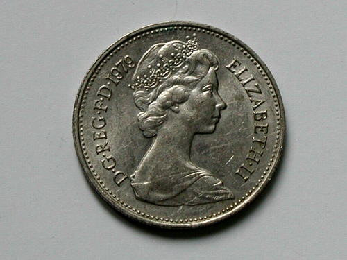 1979 UK (British) Elizabeth II Coin - 5 New Pence (5p) - VF+ toned-lustre - Picture 2 of 2