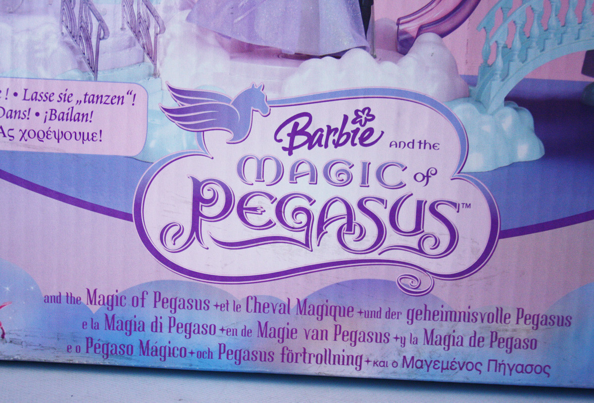 2005 BARBIE MAGIC OF PEGASUS MAGICAL CLOUD KINGDOM