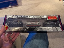 BACHMANN  00 SET OF 3 X 14 TON TANK WAGONS BERRY WIGGINS. CAT NO.33-528