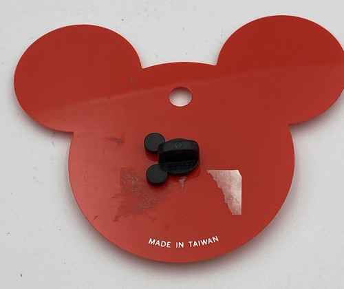 VTG Disney Mickey Mouse 1991 Happy Holidays Christmas CarolerPin - Picture 3 of 5