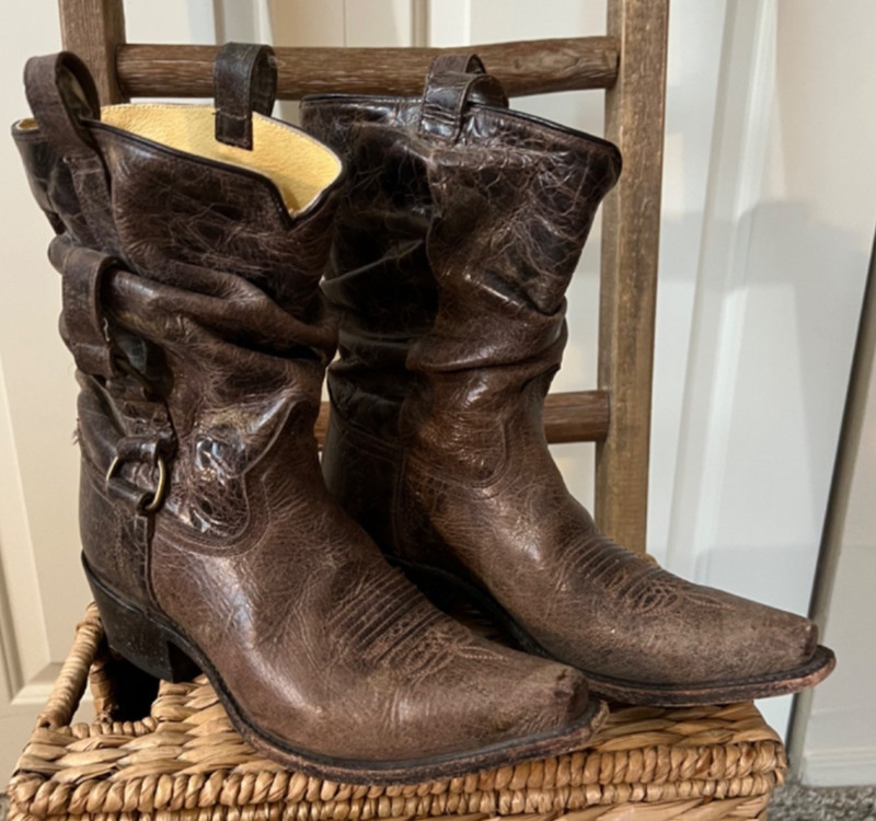 Sundance Women's Distressed Brown, Soft, Fine Leather Western Boots - Size 6.5 M