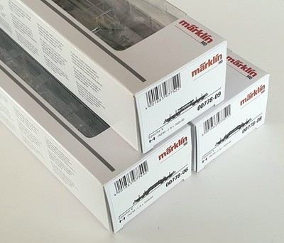 MÄRKLIN 00778 xxx - SET MIT 3 FLACHWAGEN VERSCHIEDENE LASTEN - AUS METALL - UNBENUTZT