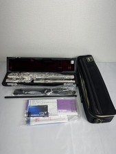 YAMAHA YFL-677 Silver Professional Flute PRISTINE Japan YFL677 New