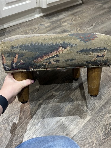 Vintage Tapestry Foot Stool Ottoman Hunting Scene Hunting Dogs Wood Legs - Picture 11 of 16