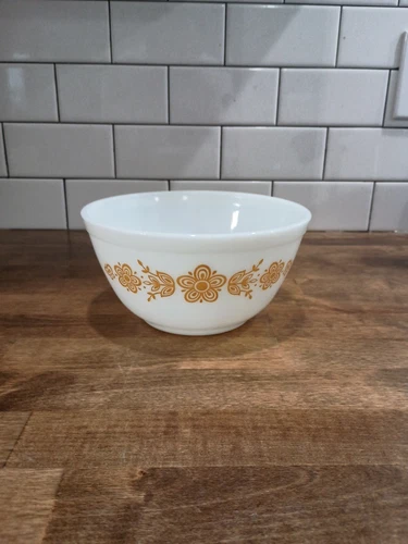 Vintage Pyrex Butterfly Gold 1.5 Qt Mixing Bowl 402 Decor MCM Nesting Corning