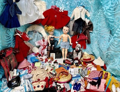 LOT VOGUE JILL AND JEFF DOLLS dog/ Wardrobe/ Accessories/ booklet  