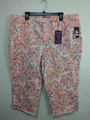 Gloria Vanderbilt Amanda Capri Pants Classic Rise 20W Stonewood Floral NWT$52