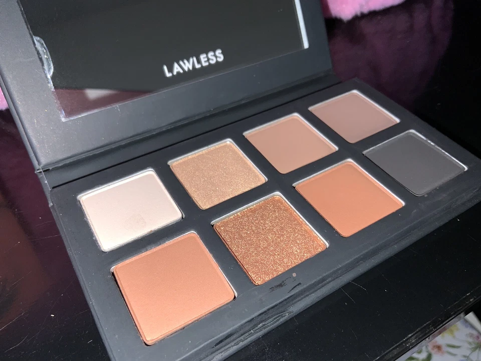 Lawless Eyeshadow Makeup Pallet - Image 4 of 4