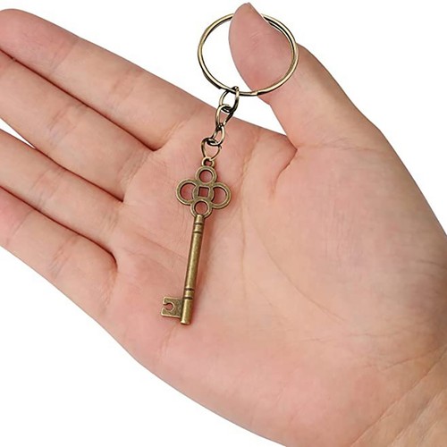 46* Old Vintage Antique Skeleton Keys Lot Large Small Necklace Pendant Bronze - Picture 9 of 11