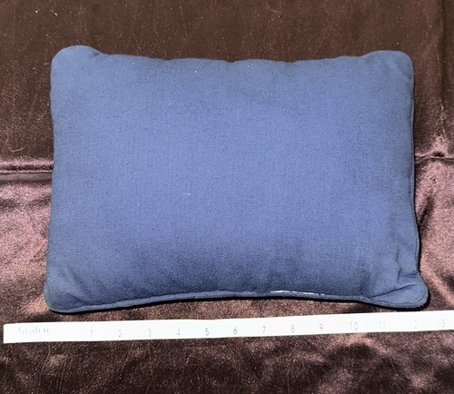 Almohada de amistad Almohada de punta de aguja 12"x9" Botón Pin Costura Acolchado Amigos - Imagen 3 de 3