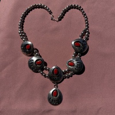 Rare Vintage Native American  Bear Paw Navajo Sterling Silver Coral Necklace