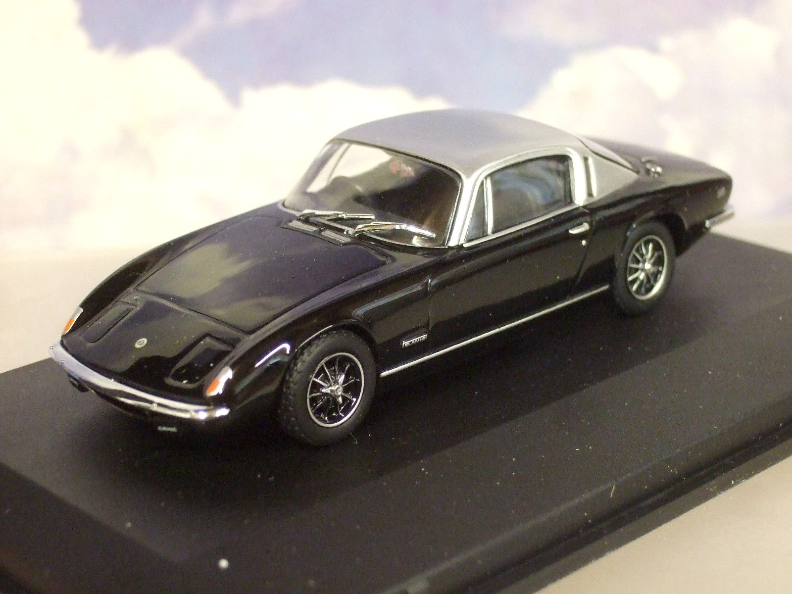 SUPERB OXFORD DIECAST 1/43 1969 LOTUS ELAN PLUS 2 +2 BLACK & SILVER LE004